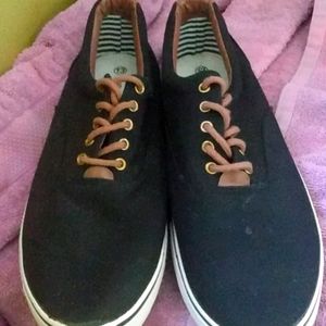 BRAND NEW flat shoes